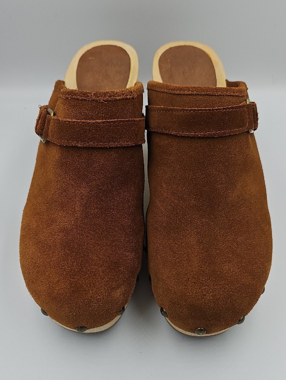 GAP Women's Suede Clogs in Brown